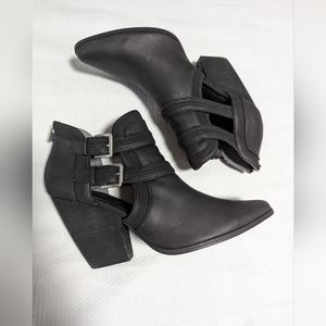 Charles By Charles David Women's Naval Pump  Boots Black 10 M.